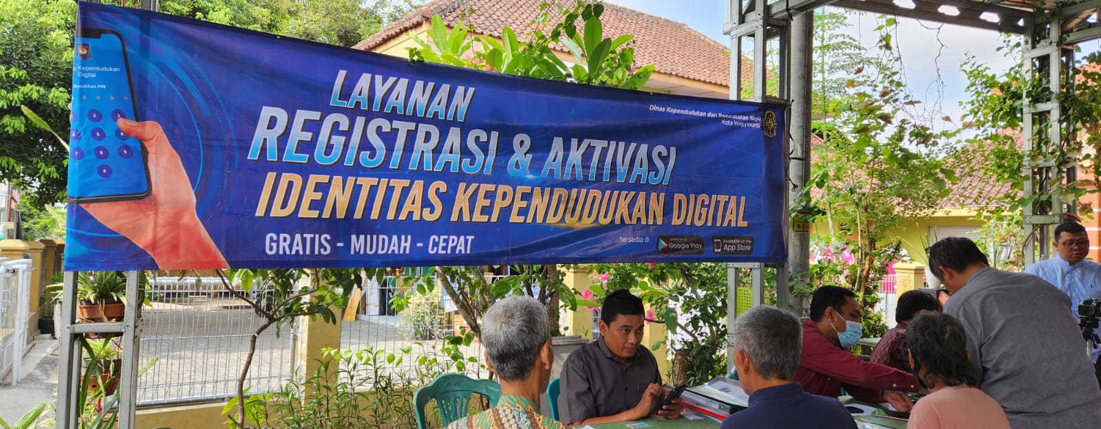 Hari Libur, Dukcapil Giat Aktivasi IKD di Gedongkiwo Mantrijeron